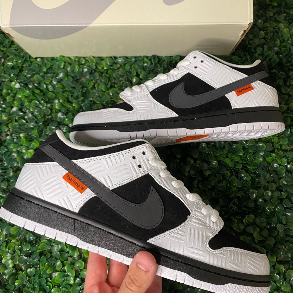 SOLD Nike SB Dunk “Tightbooth” Brand New